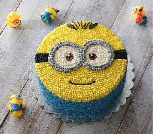 Baby your One in a Minion Diaper Cake | Cakes & Sweet Treats