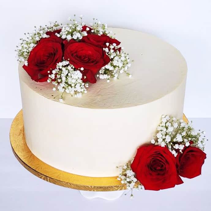 DIY Fresh Floral Cake Topper - Let's Mingle Blog